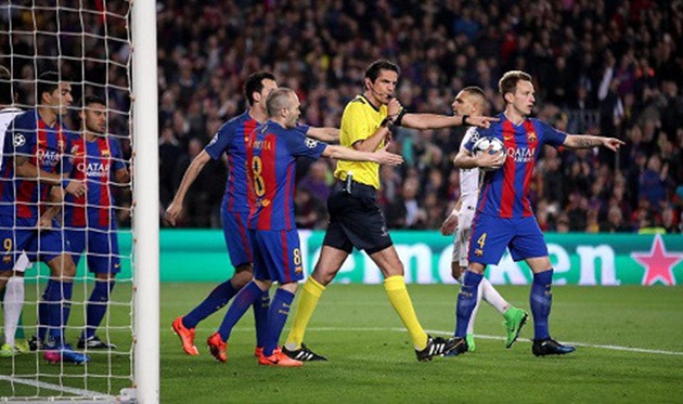 Xin lỗi Barca! Giờ thì UEFALona cũng hết phép