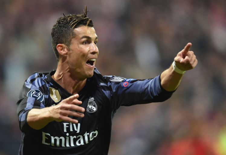 Điểm tin sáng 13/04: Ronaldo một tay diệt Hùm xám; Pogba "nổi đoá" với truyền thông