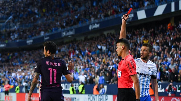 Neymar treo giò 3 trận: Barca 'dâng cup' cho Kền kền?