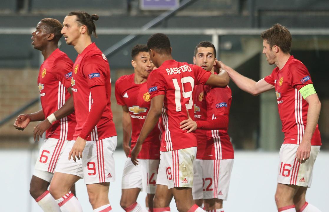 Điểm tin chiều 14/04: Ibra "nắn gân" đồng đội; Thầy cũ Messi ứng cử HLV tuyển Thái Lan