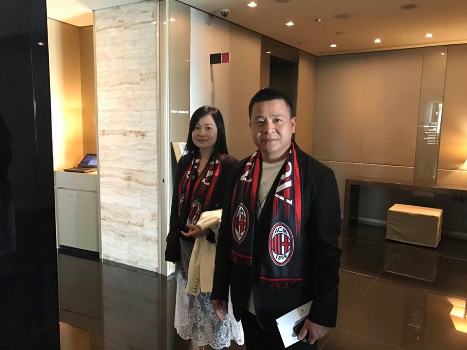 Ảnh bài viết Chủ mới Milan dẫn vợ đến San Siro xem Derby