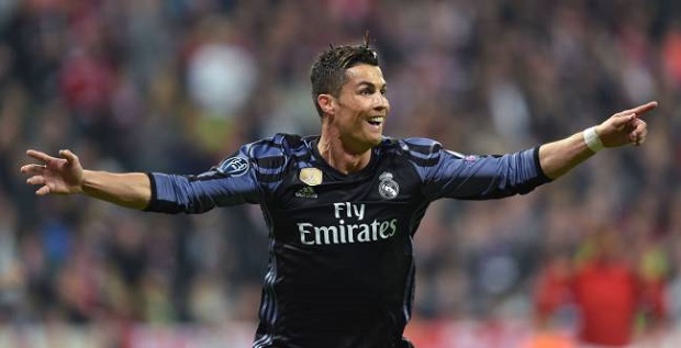 Hàng công Real: Bay trên đôi cánh Ronaldo - Benzema