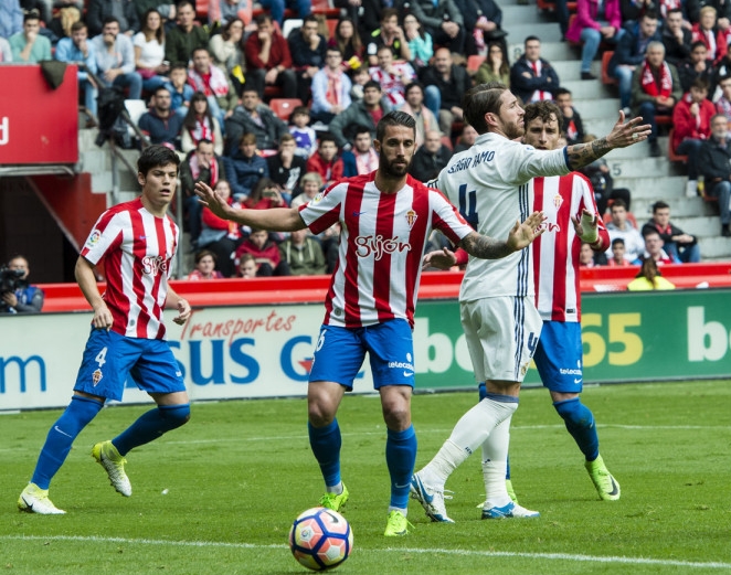 Tung ra 10 sự thay đổi, Real toát mồ hôi trước Gijon