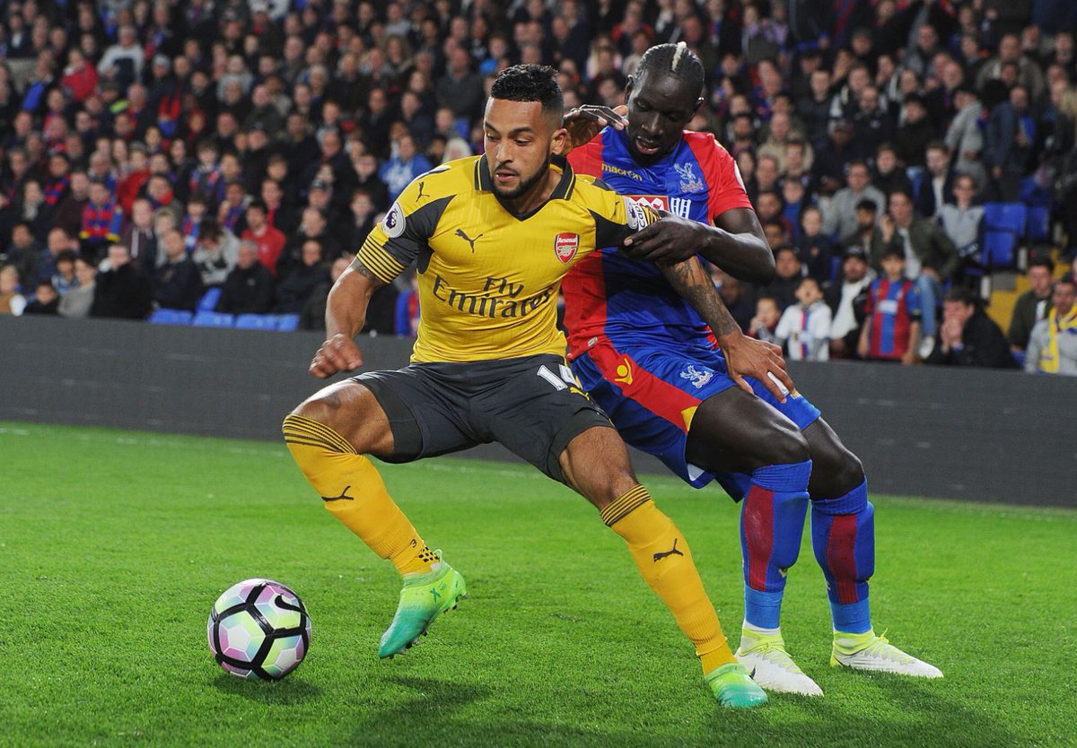 Ảnh bài viết Wenger giận dữ vì học trò "phát biểu ngu ngốc"