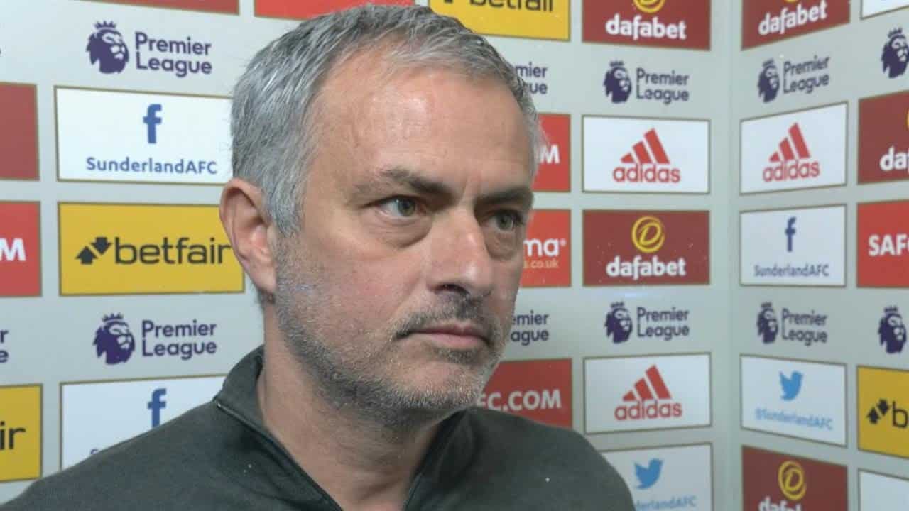 Ảnh bài viết M.U chi tiền tấn chiêu mộ ngôi sao vừa bị đánh sấp mặt