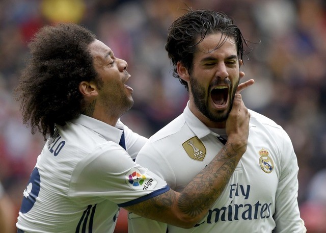 Sắm vai người hùng, Isco được Zidane đưa lên mây
