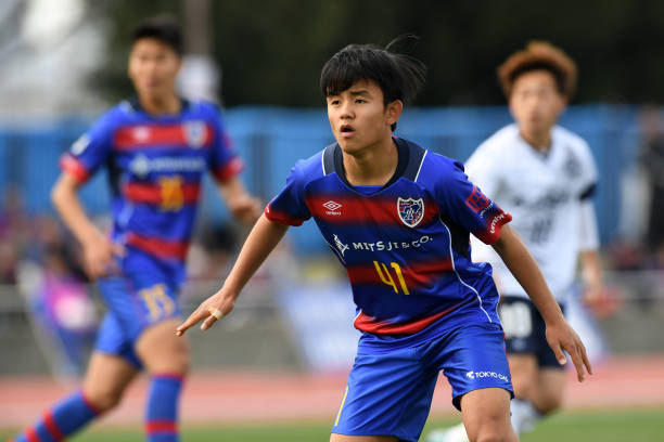 ‘Messi Nhật Bản’ đi vào lịch sử quốc gia bằng siêu phẩm góc hẹp