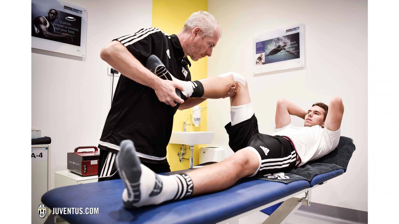 Ảnh bài viết Một ngày chiến đấu cùng vết thương của sao trẻ Juventus