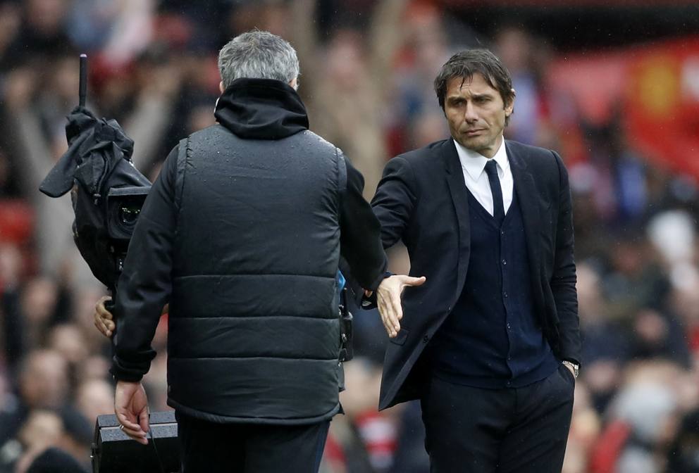 Ảnh bài viết Mourinho thắng 1 trận đấu, Conte thắng cả giải đấu