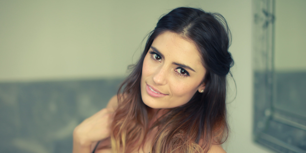Ngắm Layla Anna Lee - MC cực hot ở Champions League mùa này