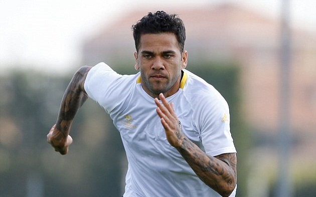 Ảnh bài viết Dani Alves dốc sức, quyết loại đội bóng cũ
