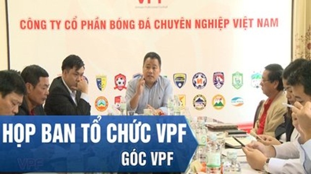 Ảnh bài viết V-League 2017 ngấp nghé vỡ giải: Đuối từ người cầm lái