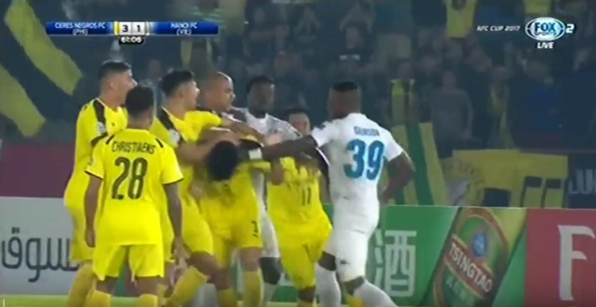 Ảnh bài viết Bình luận: Cầu thủ Hà Nội FC "thi triển Võ-League" ở AFC Cup