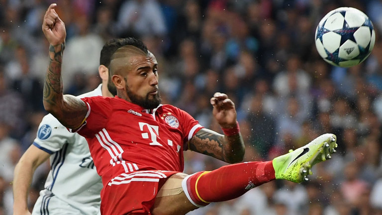 Thua Real, cầu thủ Bayern Munich làm loạn