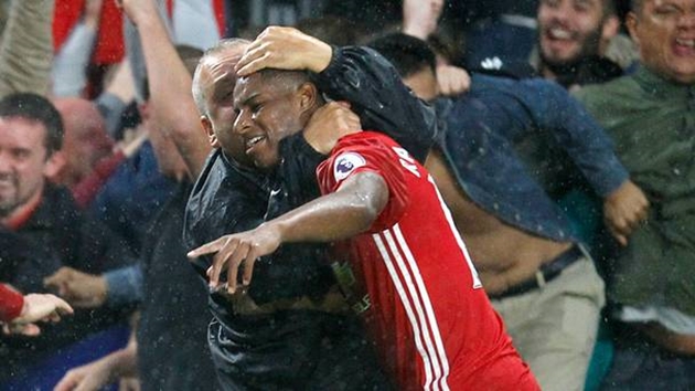 Điểm tin tối 20/04: Rashford được Mourinho ‘cưng chiều’, Falcao hiệu quả hơn Ronaldo, Messi
