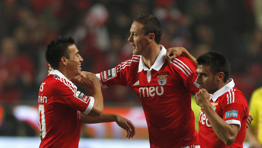 Ảnh bài viết 4 năm trước, Matic cũng đã từng 'nã đại bác' tuyệt đẹp