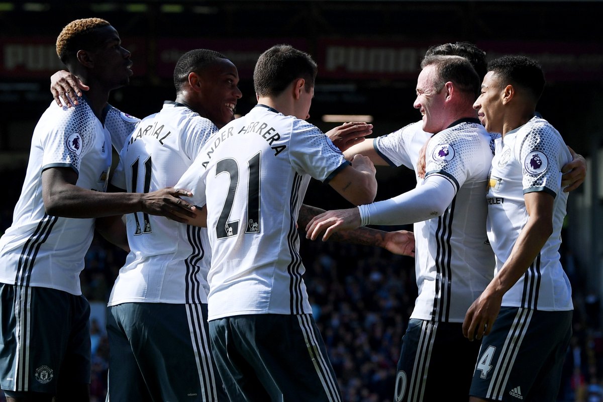 Hạ Burnley, Quỷ đỏ kéo dài thành tích bất bại đáng nể