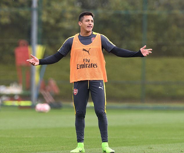 Pep úp mở khả năng mua 'Messi của Arsenal'