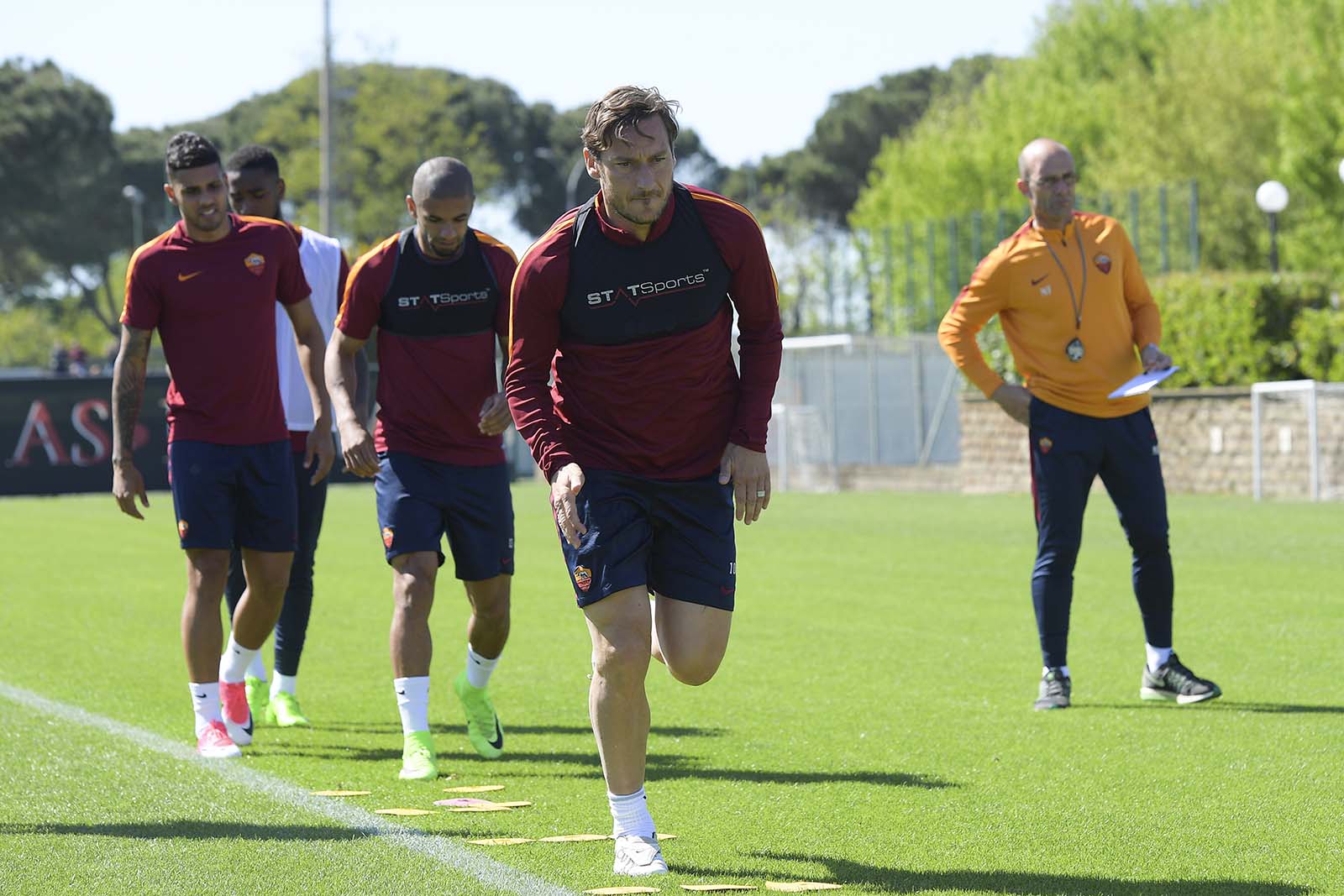 Ảnh bài viết Roma tích cực tập luyện cho thời khắc "đá" Pescara xuống Serie B