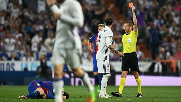 Thẻ đỏ của Ramos và chuyện "tái ông thất mã"