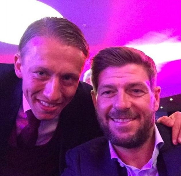 Dàn sao Liverpool bảnh bao đến dự lễ tri ân Lucas Leiva