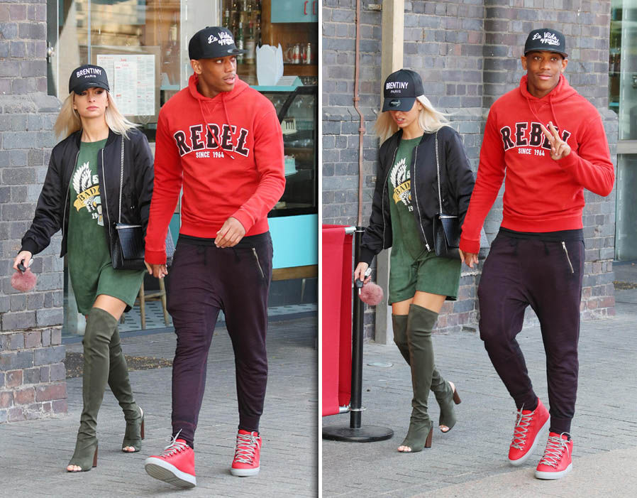 Ảnh bài viết Martial thoải mái dạo phố trước đại chiến Manchester