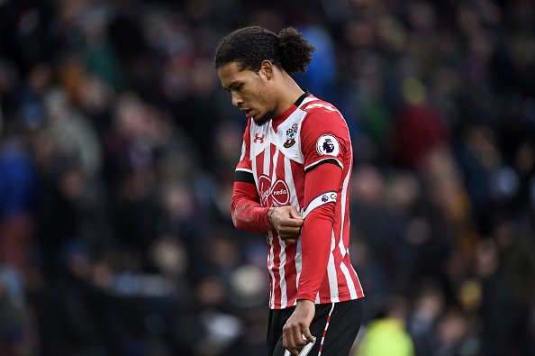 NÓNG: Liverpool le lói hy vọng mua Virgil Van Dijk