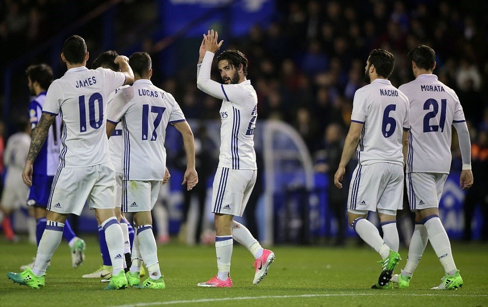 Chấm điểm Real sau trận Deportivo: "Vàng 10" Isco, cú hích Varane