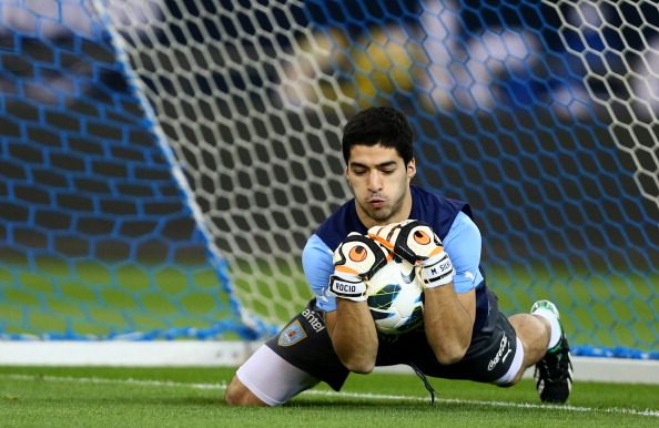 Ảnh bài viết Khi các ngôi sao trở thành thủ môn bất đắc dĩ