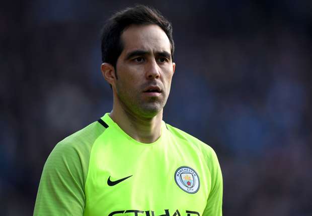 Ảnh bài viết XÁC NHẬN: Claudio Bravo nghỉ hết mùa