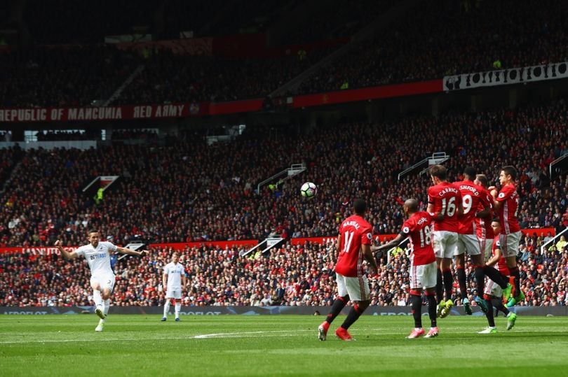 Ảnh bài viết 5 điểm nhấn Man Utd 1-1 Swansea: Quỷ đỏ bị ám