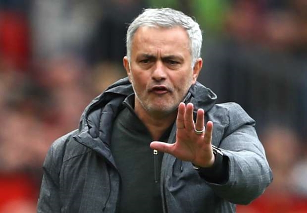 Ảnh bài viết Bị Swansea cầm hòa, M.U vẫn có kỷ lục