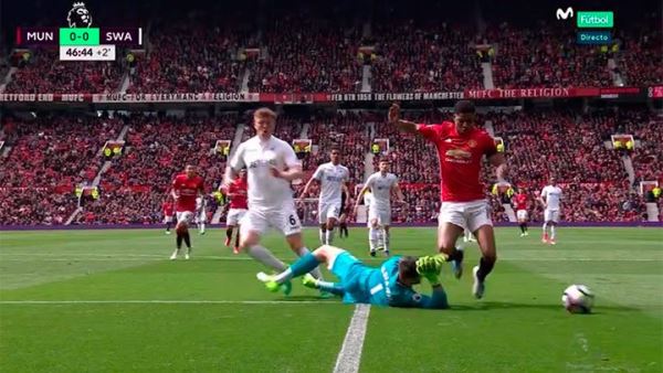 Ảnh bài viết Cú ngã quá đẹp của Rashford vs Swansea