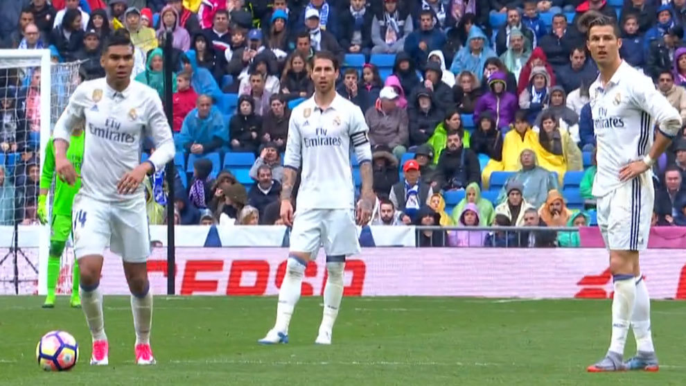 Nghi vấn Casemiro "chọc giận" Ronaldo