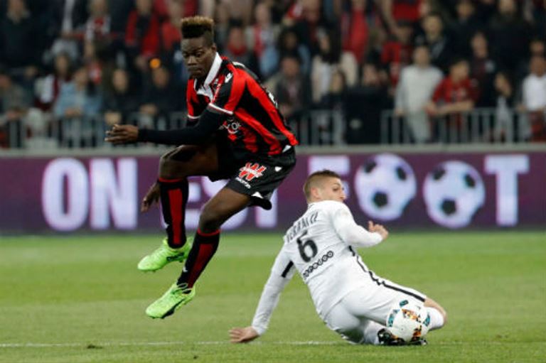 Balotelli lập siêu phẩm, Nice hạ gục PSG trong trận cầu siêu bạo lực