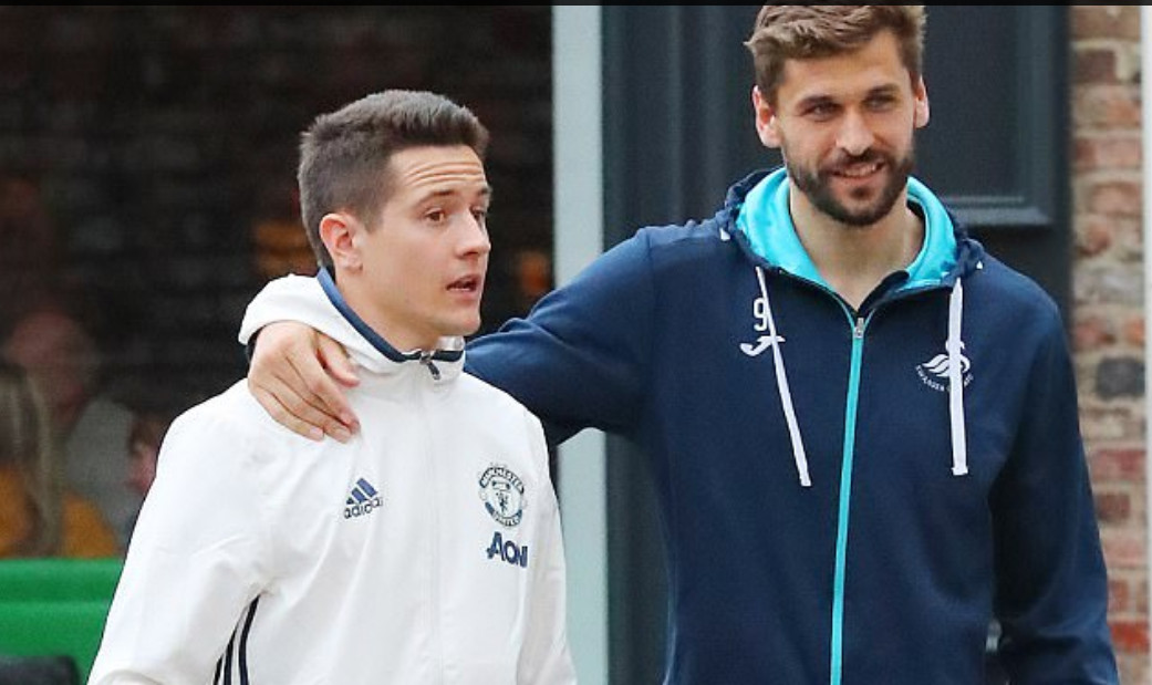 Ảnh bài viết Herrera đầy thân thiết với 'kẻ thù' ngay sau trận hòa của Man Utd