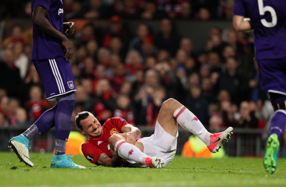 Ảnh bài viết Mời cả đội bóng đi ăn, Ibra tuyên bố rời Man Utd?