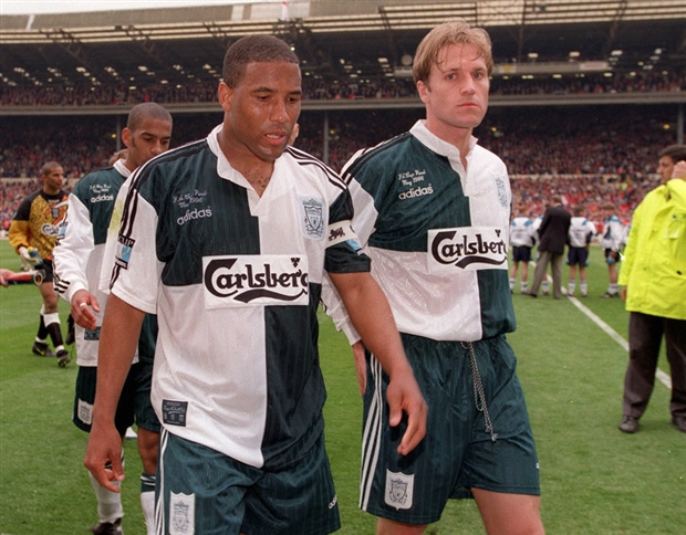 Ảnh bài viết Áo sân khách của Liverpool là hàng vay mượn từ quá khứ?