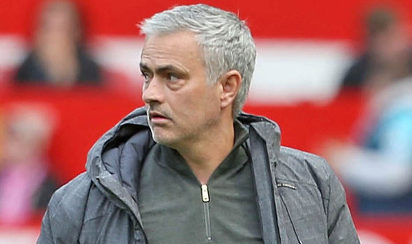 Ảnh bài viết Nếu Mourinho chơi ngông, Man Utd có thể bị phạt nặng