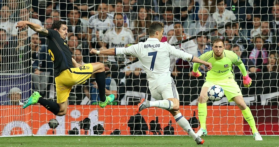 Chùm ảnh: Ronaldo hóa người hùng, Real đặt một chân vào chung kết