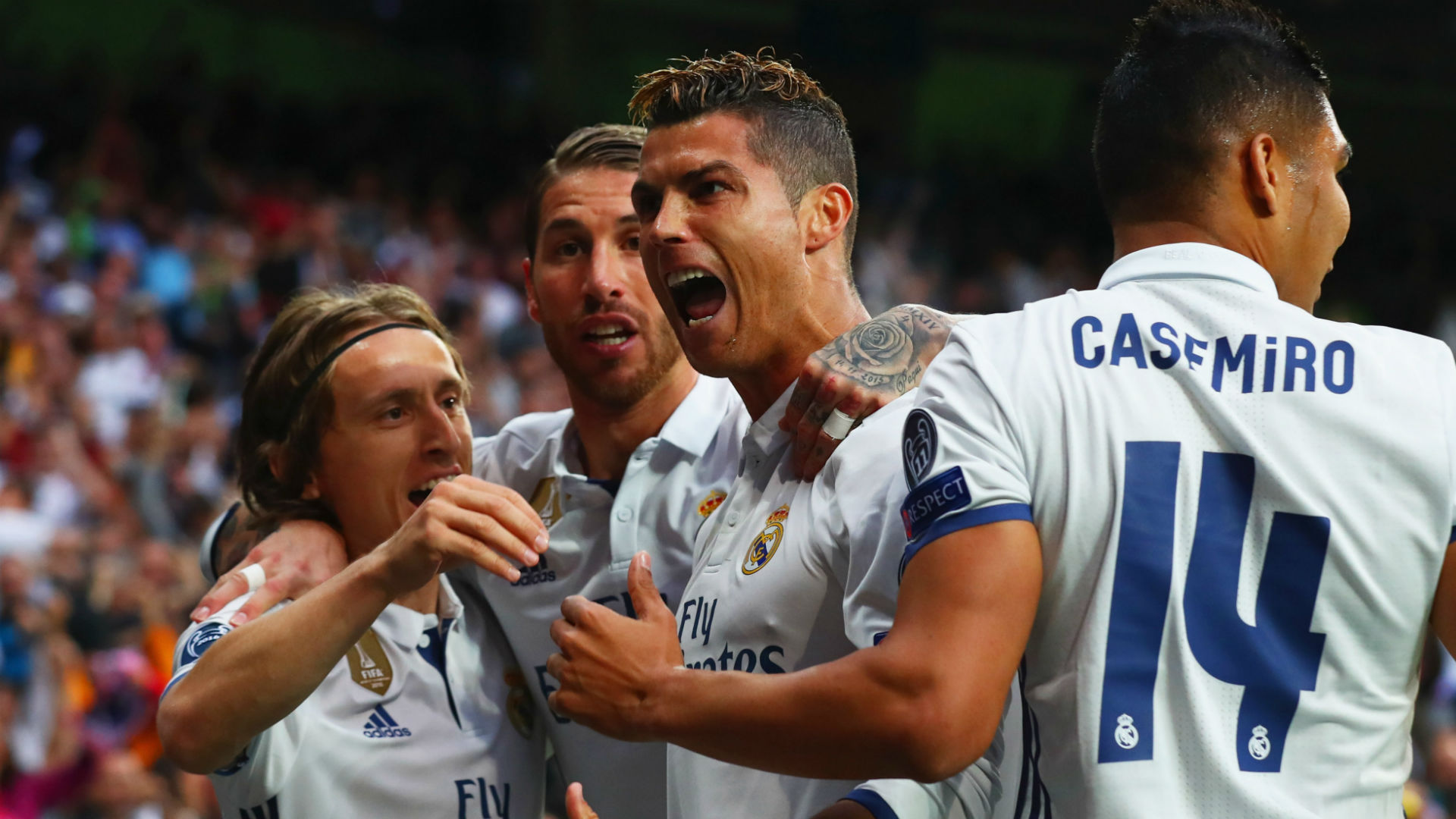 Hủy diệt Atletico, Ronaldo chỉ cầu xin fan Real Madrid điều này