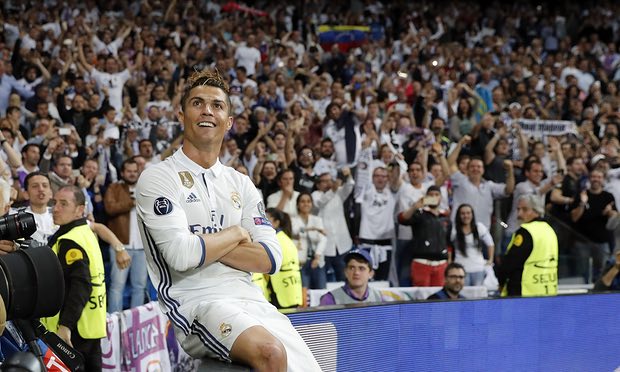 Messi vĩ đại, nhưng nhân loại sẽ nhớ Ronaldo