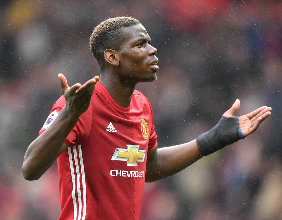 Pogba và những ngôi sao Ngoại hạng Anh bị rút thẻ vì ăn vạ