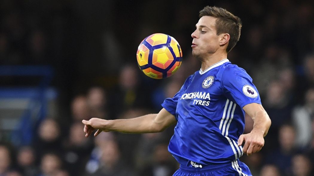 Lí do khiến Barca muốn chiêu mộ Cesar Azpilicueta