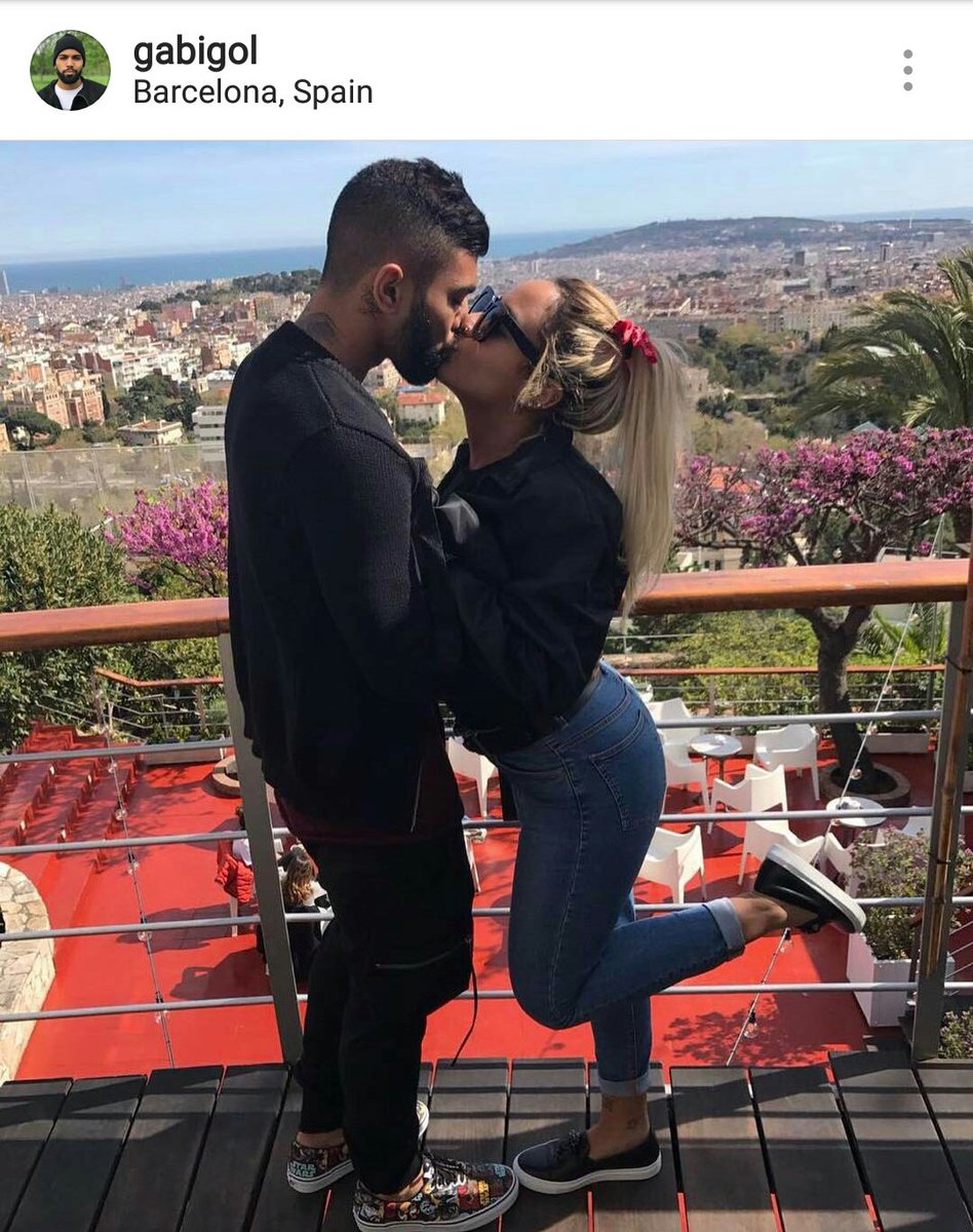Đồng đội cưa đổ em gái Neymar