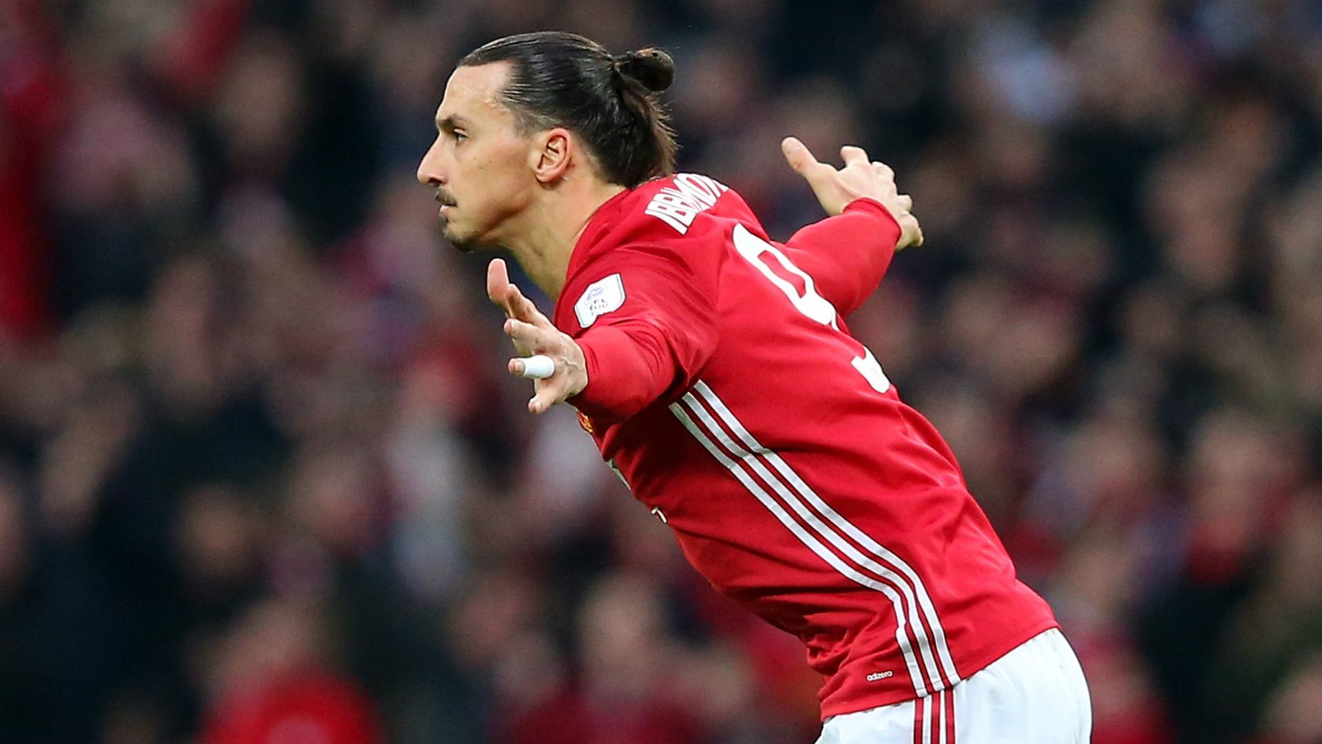 10 ngôi sao thể thao giàu nhất nước Anh: Ibrahimovic số 2; Pep tận thứ 9