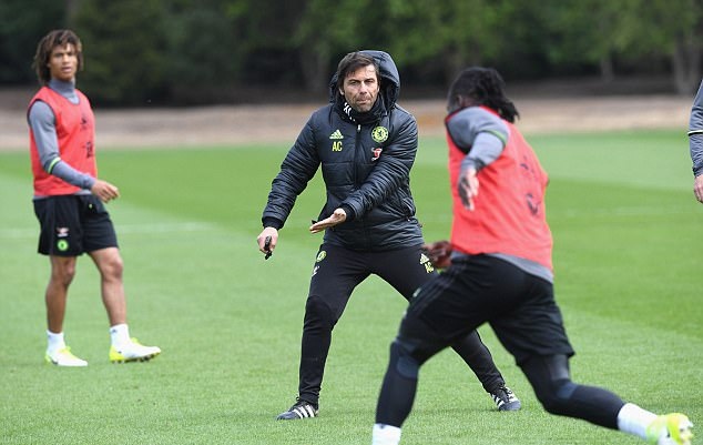 Ảnh bài viết Dùng đội hình 2 đấu Arsenal, Mourinho được Conte "tiếp sức"