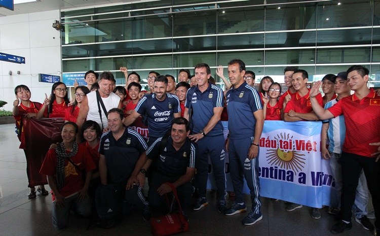 U20 Argentina choáng ngợp trước CĐV Việt Nam