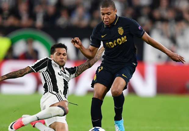 Sút thủng lưới của Buffon, Mbappe lập kỷ lục mới tại Champions League
