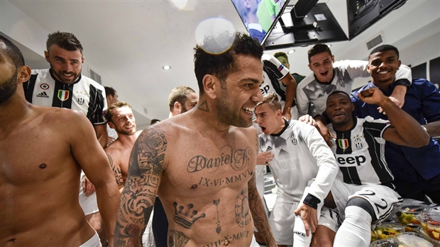 Ảnh bài viết Juve và những hình ảnh ăn mừng 'điên rồ' chưa từng được lộ 